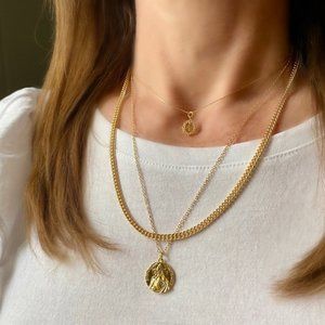 Sacred Heart 22K Gold Necklace Estrella & Luna